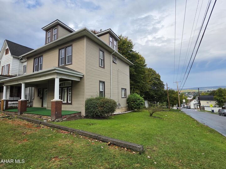 Property Photo:  400 Crawford Avenue  PA 16602 