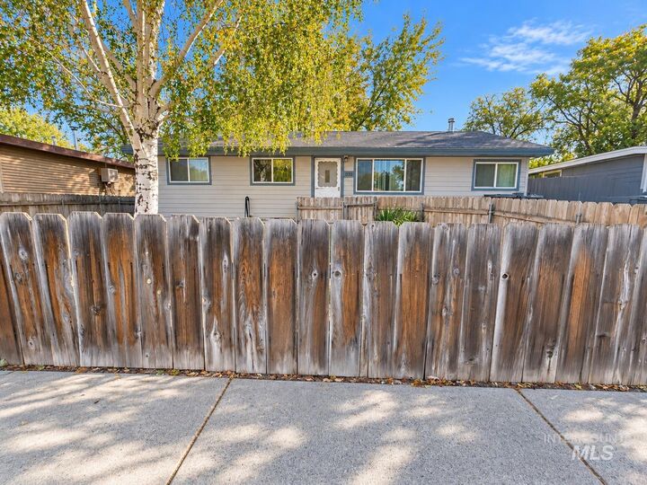 Property Photo:  835 S 13th E  ID 83647 