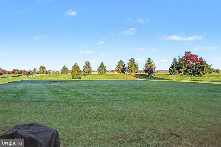 Property Photo: 168 N Village Circle PA 17078