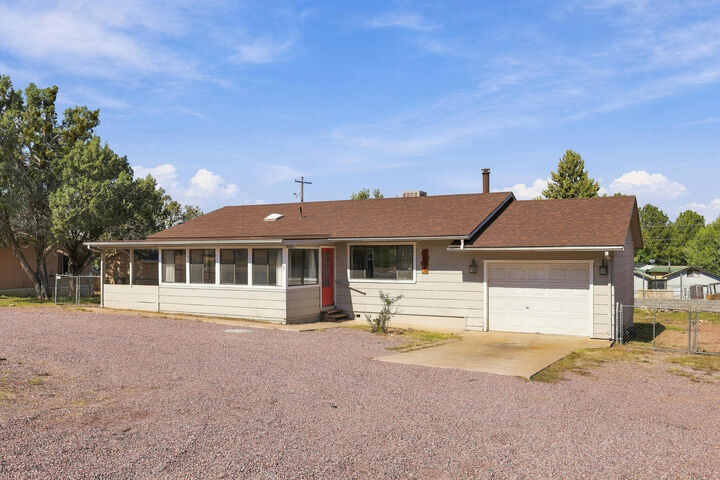 Property Photo:  202 E Phoenix Street  AZ 85541 