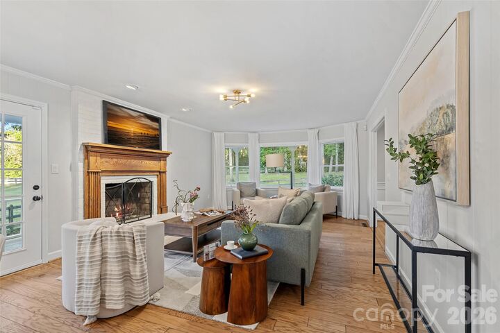 Property Photo:  8609 Laurelwood Lane 20 Providence Rd Est Opca  NC 28173 