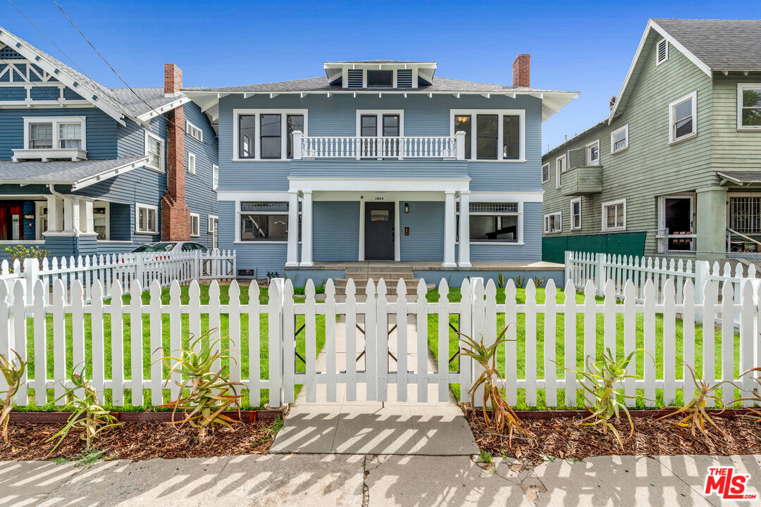 Property Photo:  1804 Roosevelt Ave  CA 90006 