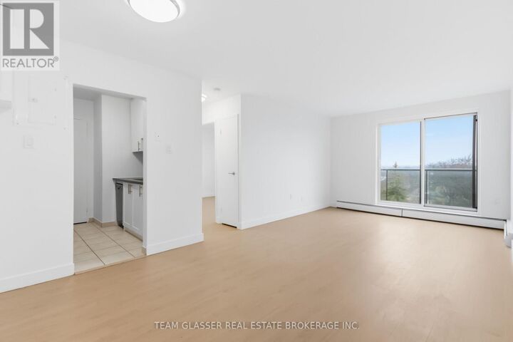 Property Photo:  498 Queens Avenue 205  ON N6B 3K9 