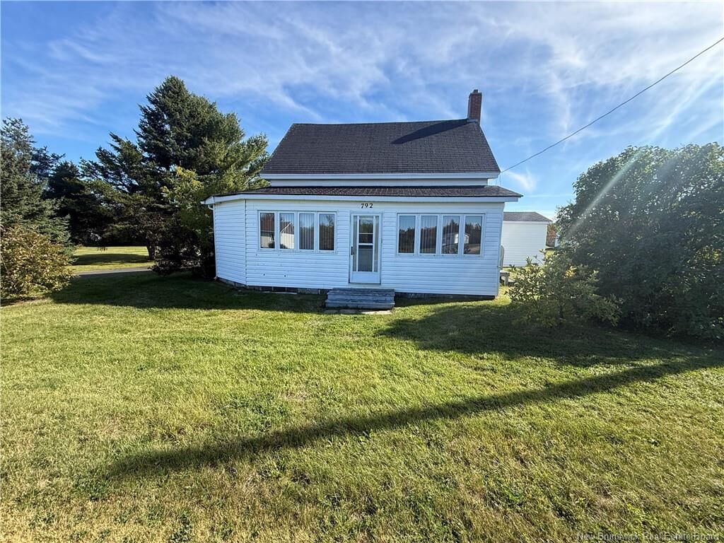 Property Photo:  792 Rue Basque  NB E1X 3P2 
