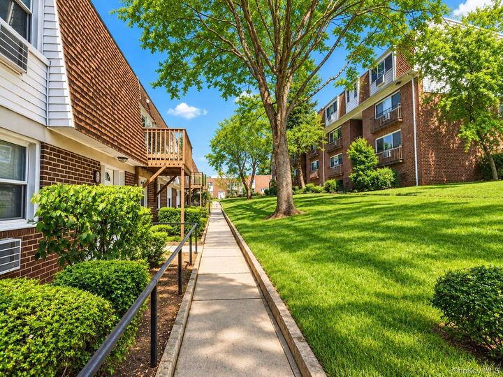 Property Photo:  380 N Broadway C4  NY 10701 