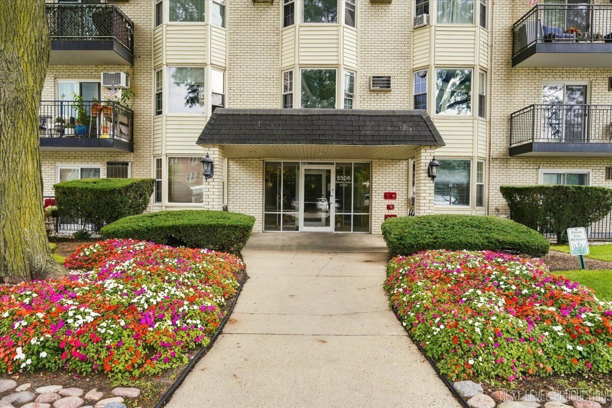 Property Photo:  5506 Lincoln Avenue 521  IL 60053 