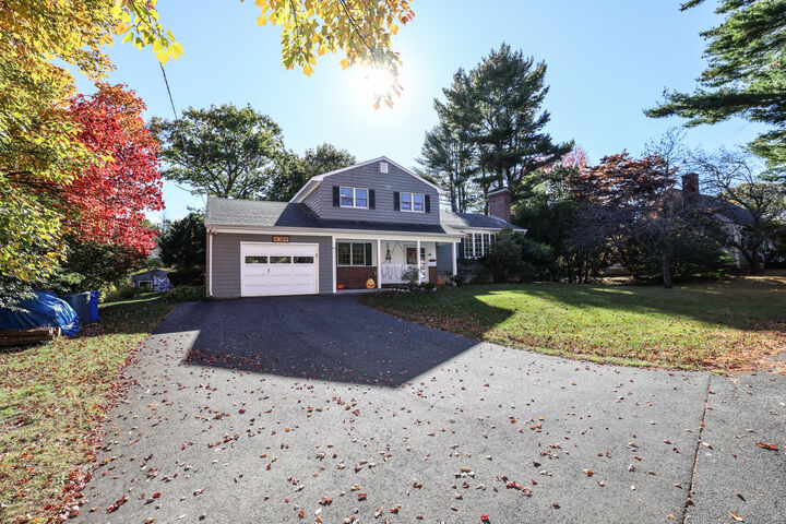 Property Photo: 41 Kings Court ME 04090