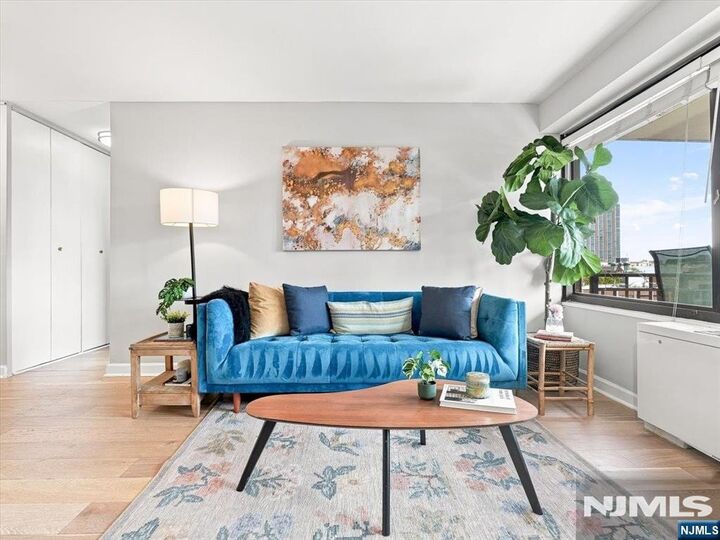 Property Photo:  135 Montgomery Street 8B  NJ 07302 