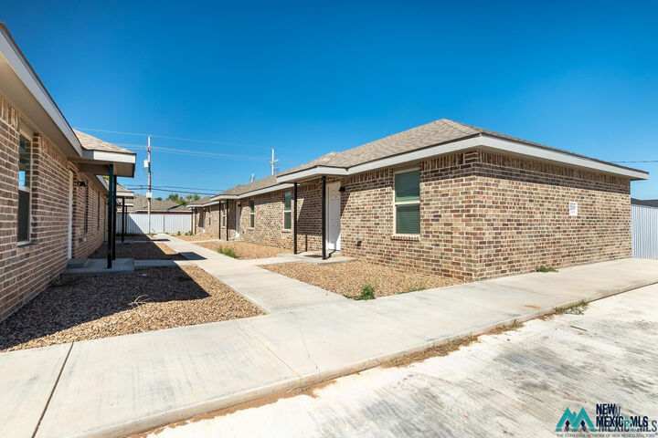 Property Photo:  2512 E 14th 2514  NM 88101 