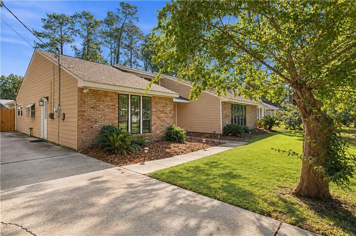Property Photo: 413 Venus Drive LA 70471
