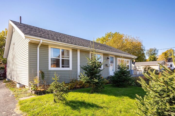 Property Photo:  17 Beasley Avenue  PE C1A 5Z3 
