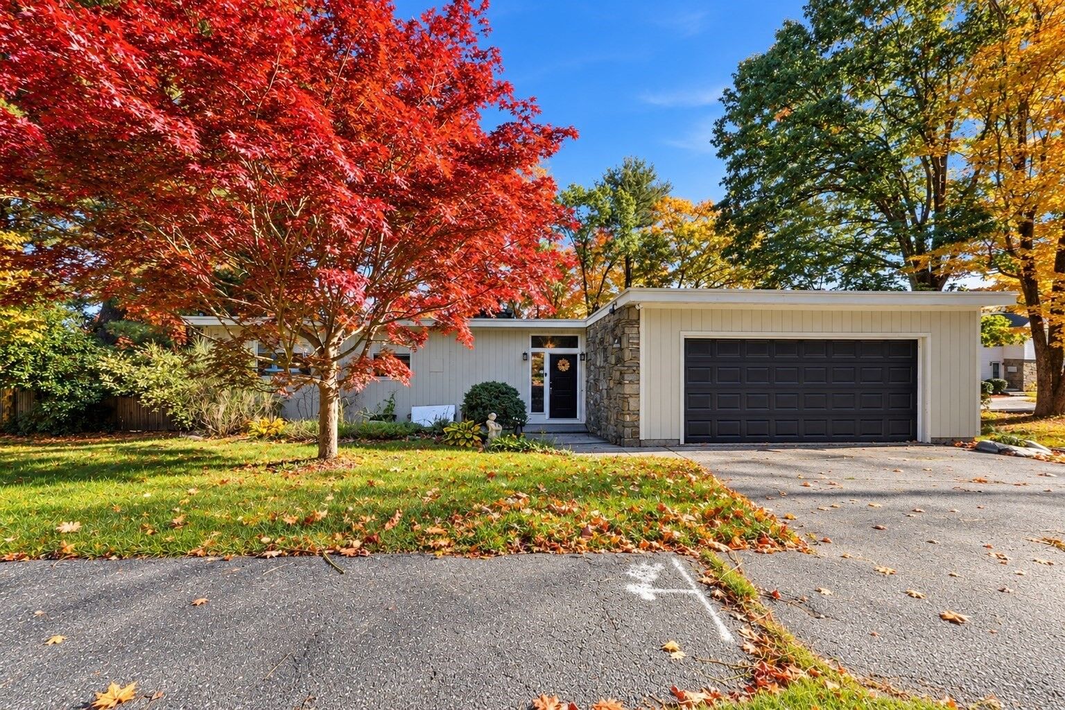 Property Photo:  11 Forest Hill Dr  MA 01609 