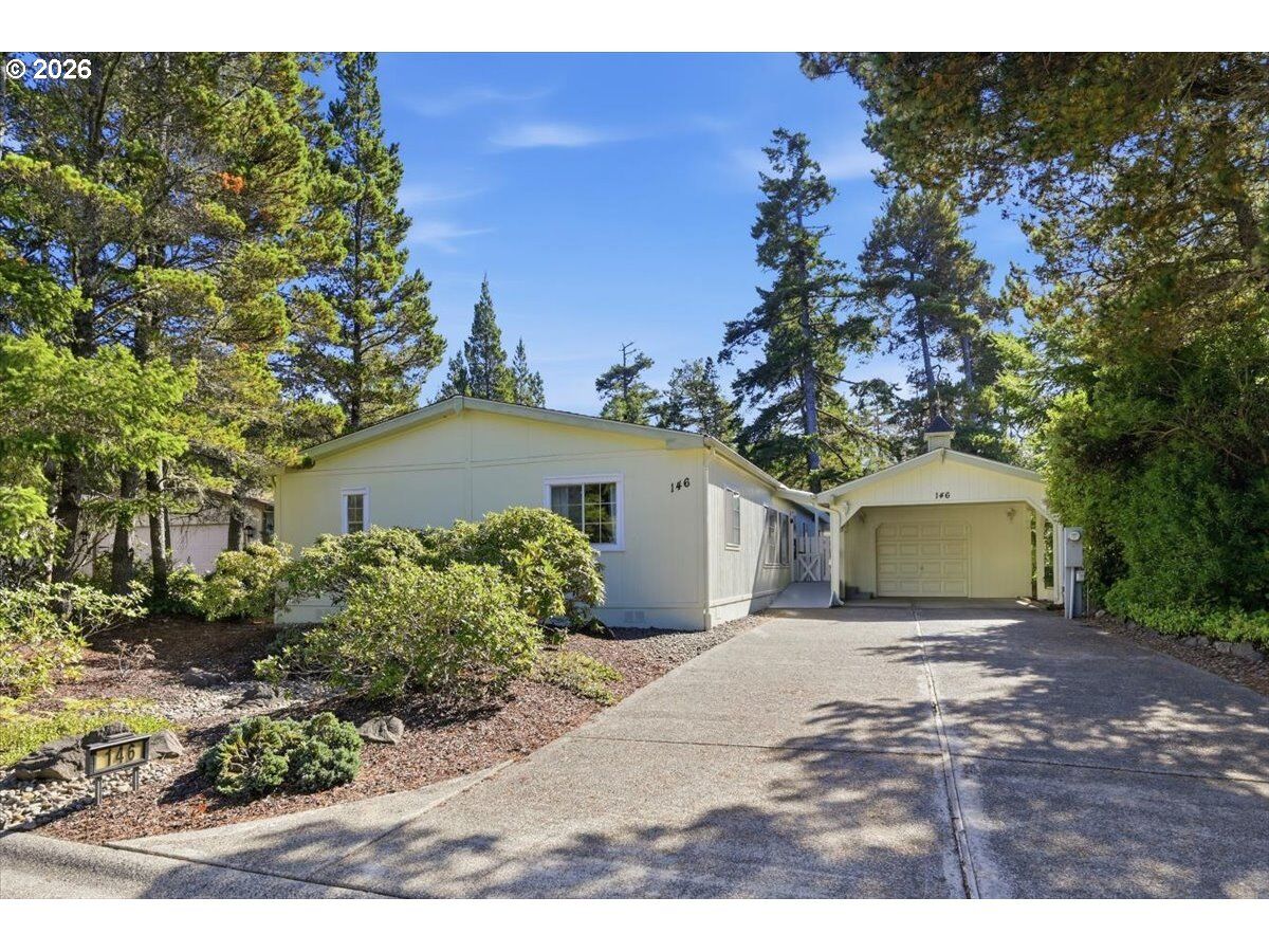Property Photo: 146 42nd Way OR 97439