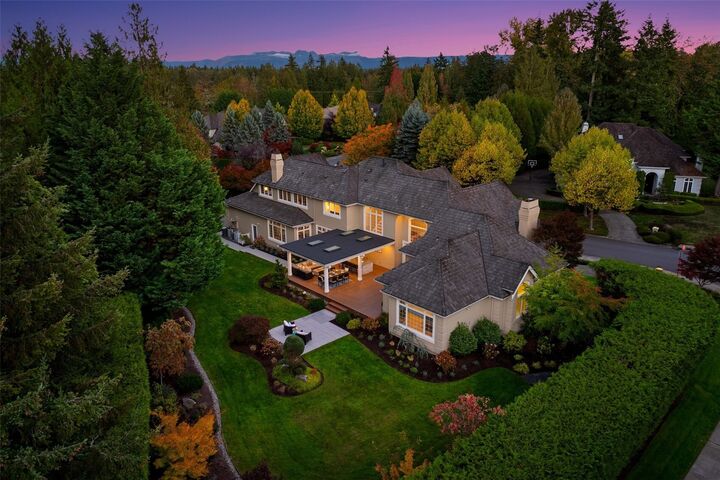 Property Photo:  24634 SE 9th Place  WA 98074 
