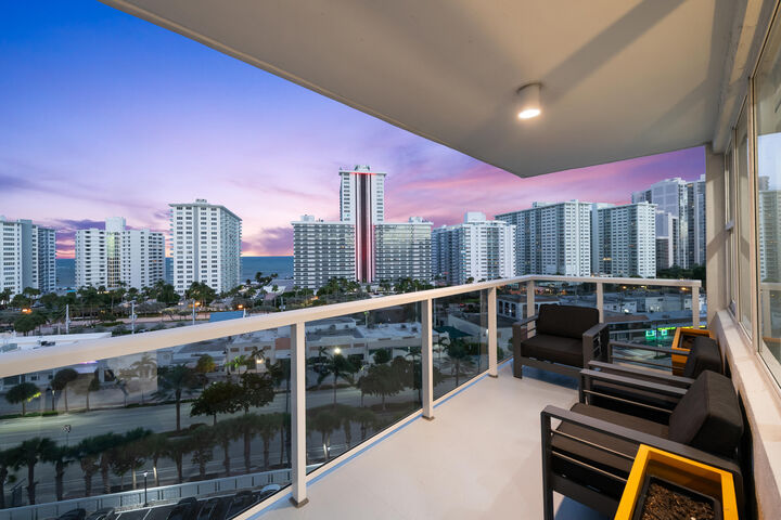 Property Photo: 3300 NE 36th Street 1015 FL 33308