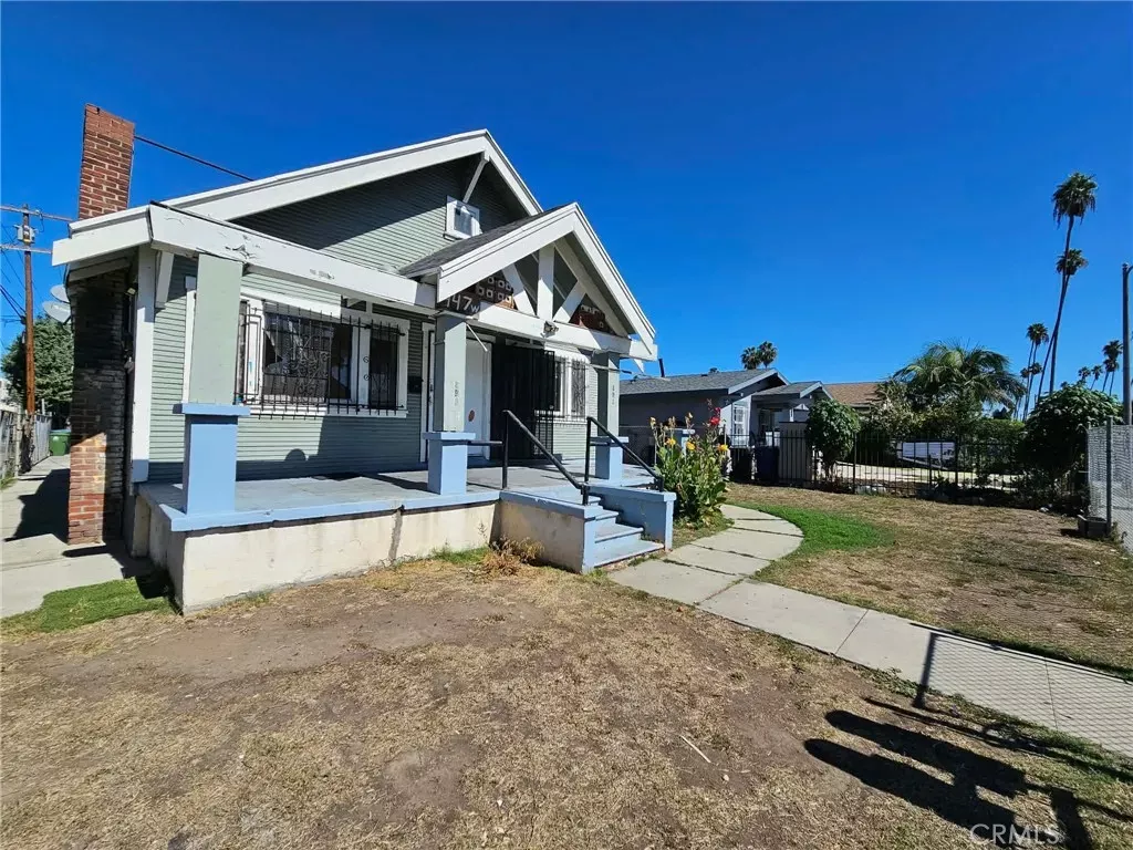 Property Photo:  947 W 81st St  CA 90044 