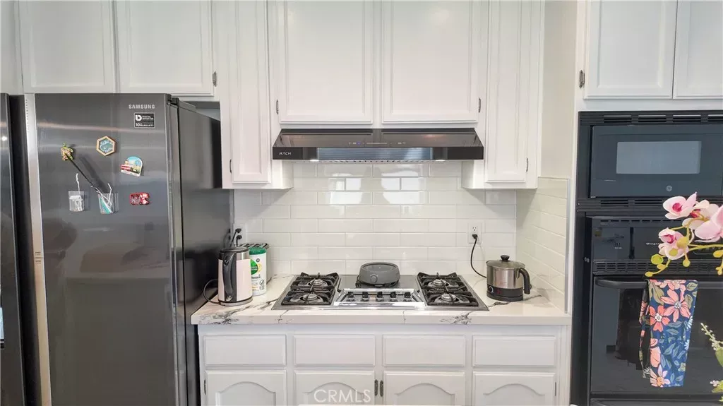 Property Photo:  10531 Ashton Ave 201  CA 90024 