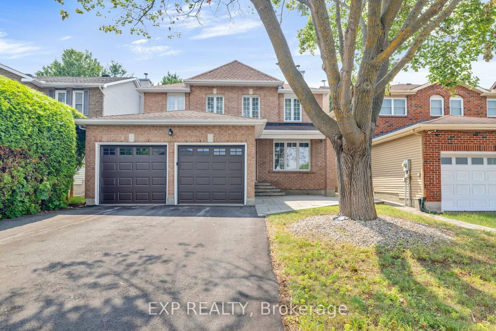Property Photo:  103 Flamborough Way  ON K2K 2G1 