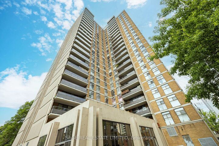 Photo de la propriété: 135 Marlee Avenue 1904 ON M6B 4C6