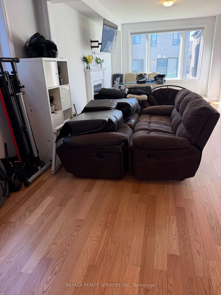 Property Photo:  755 Sobeski Avenue  ON N4T 0P1 