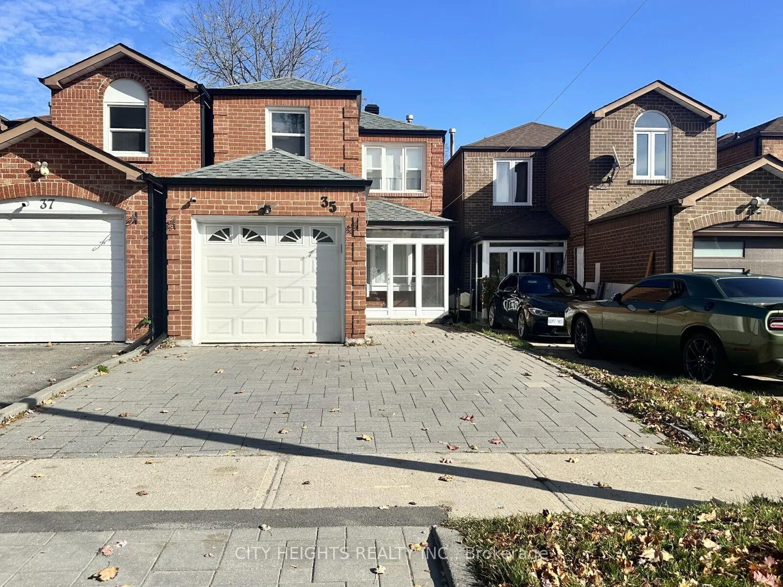 Property Photo:  35 Mansewood Gardens  ON M1E 5A4 