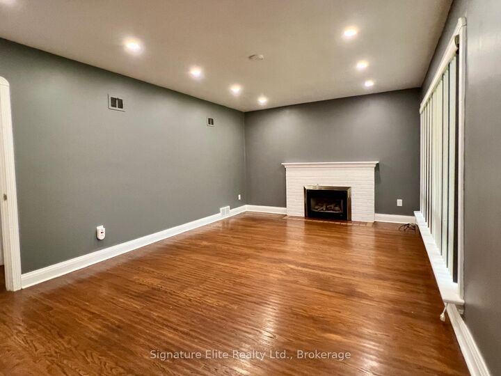 Property Photo:  34 Ovida Avenue Upper  ON M9B 1E1 