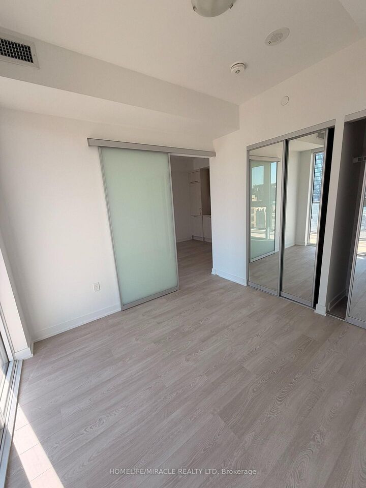 Property Photo:  634 Church Street 2407  ON M4Y 0G9 