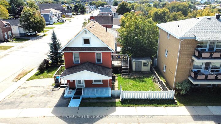 Property Photo:  695 High Street  ON P1B 6R9 