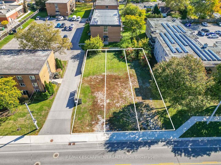 Photo de la propriété:  574 Ontario Street A  ON L2N 4N7 