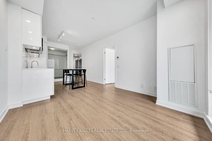 Property Photo:  609 Avenue Road 1105  ON M5R 3R9 