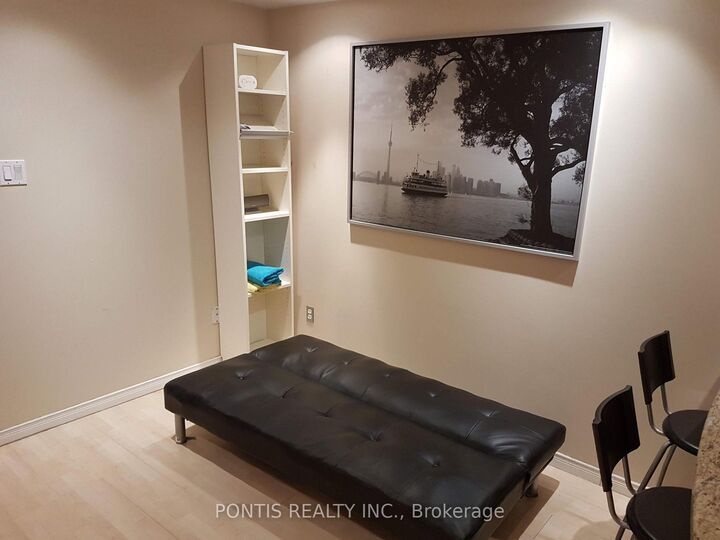 Property Photo:  2538 Raglan Court Bsmt  ON L5M 5L5 