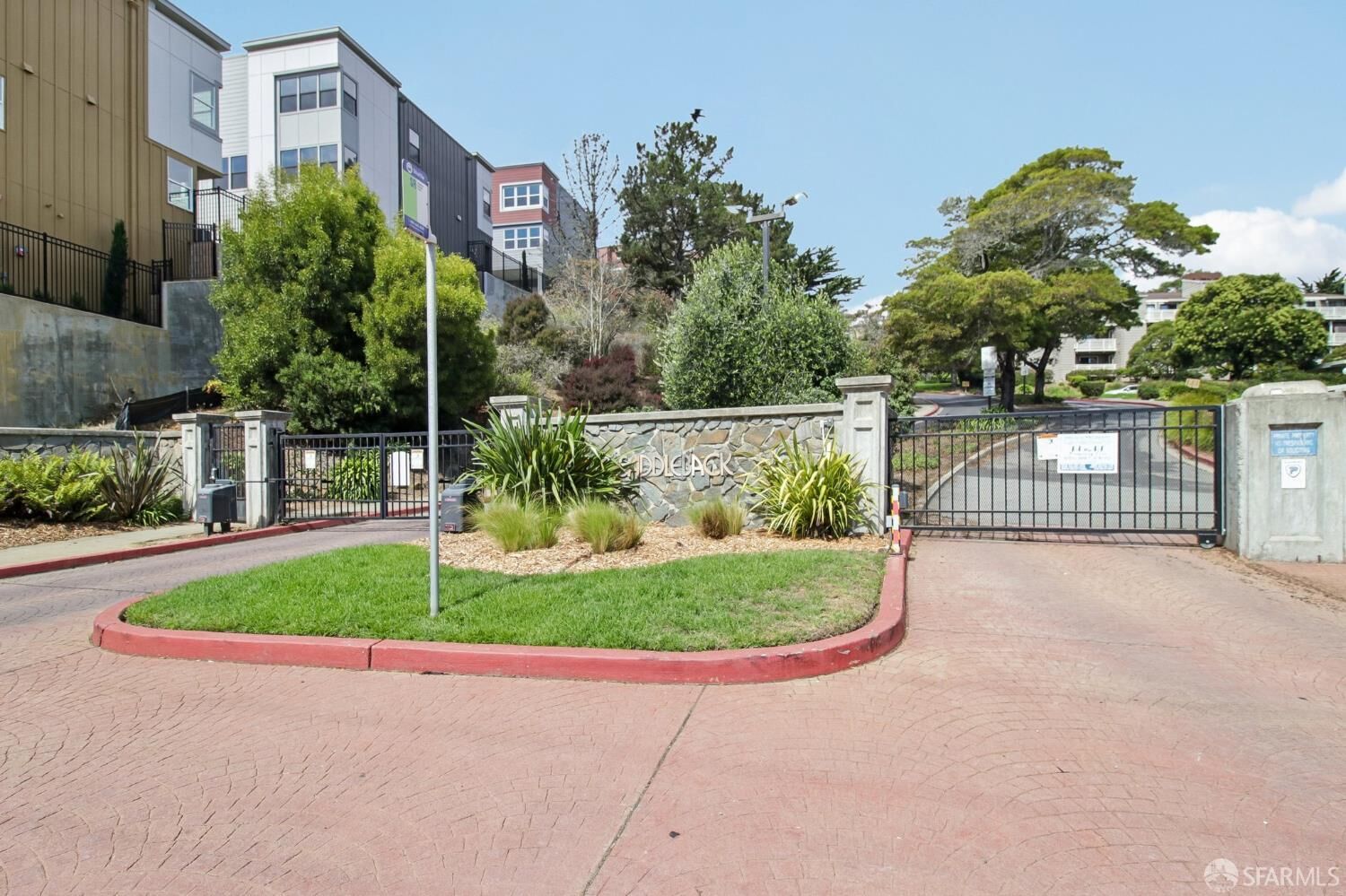 Property Photo: 810 Red Leaf Court CA 94134