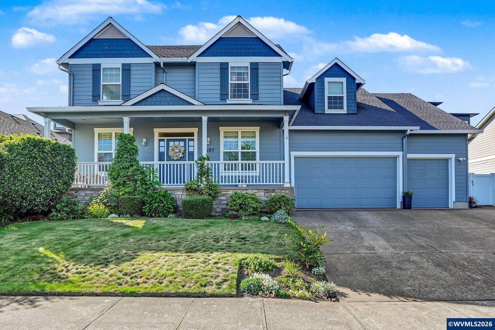 Property Photo:  1697 Onyx St NW  OR 97304 