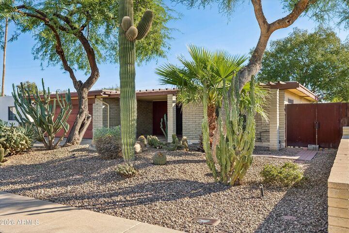 Property Photo:  3835 N 34th Place  AZ 85018 