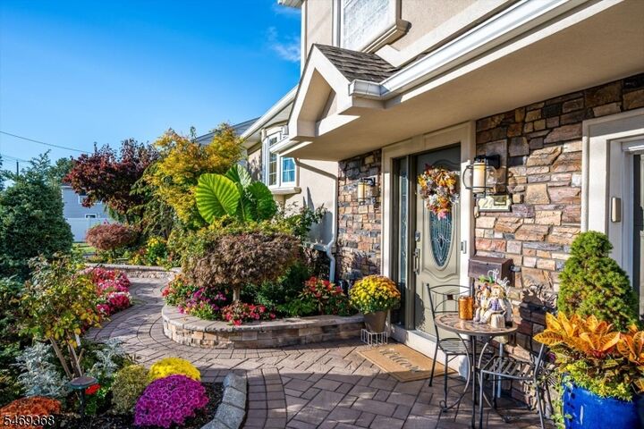 Property Photo:  2465 Brentwood Rd  NJ 07083 