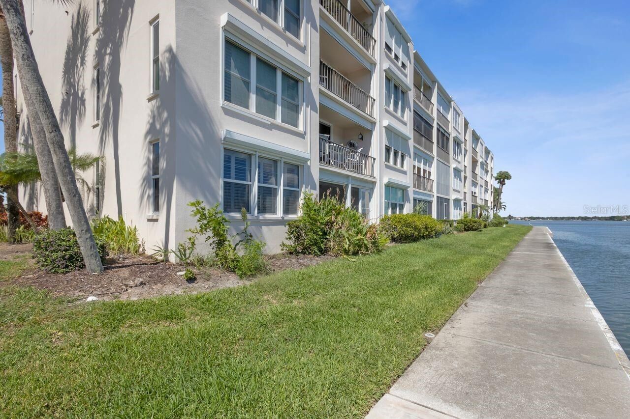 Property Photo: 7645 Sun Island Drive S 101 FL 33707