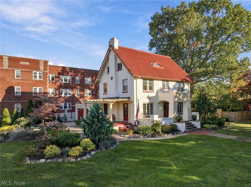 Property Photo:  2009 Riverside Drive  OH 44107 