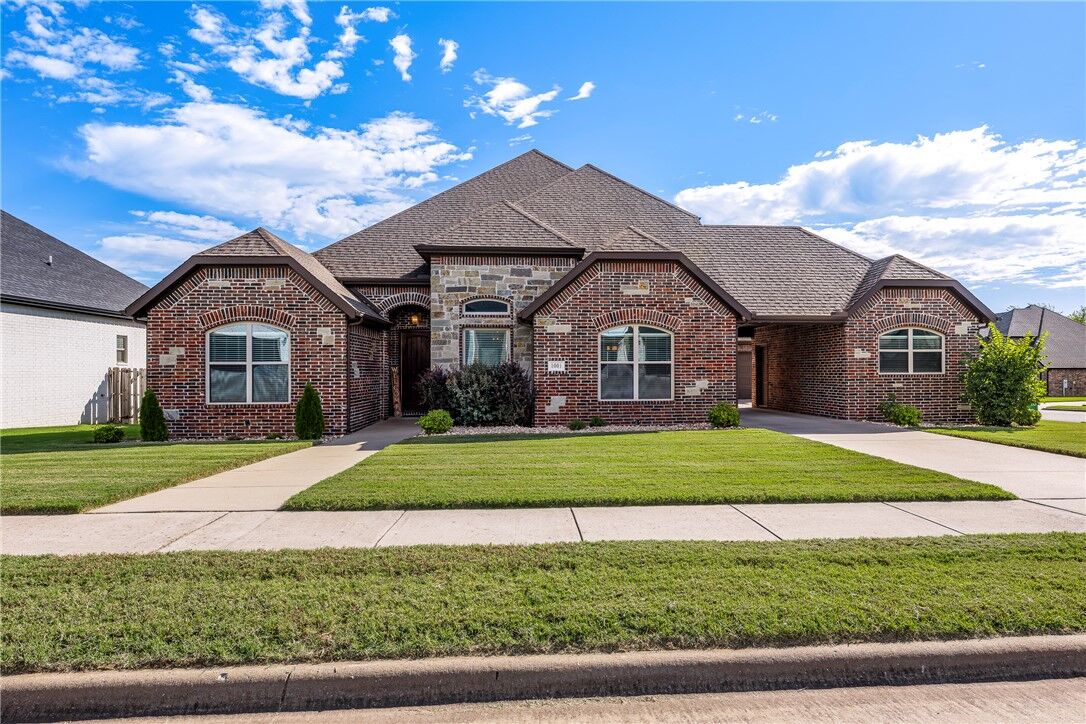 Property Photo:  1001 Osage View Drive  AR 72713 