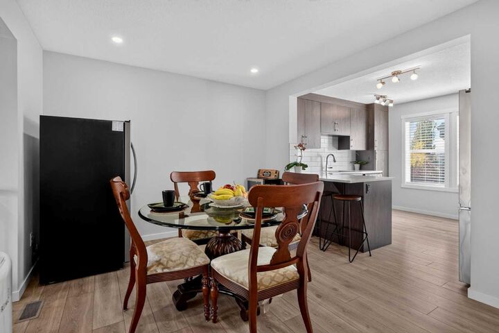 Property Photo:  206 Cranbrook Square SE  AB T3M 3E3 