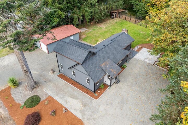 Property Photo:  1304  Ph 10  WA 98611 