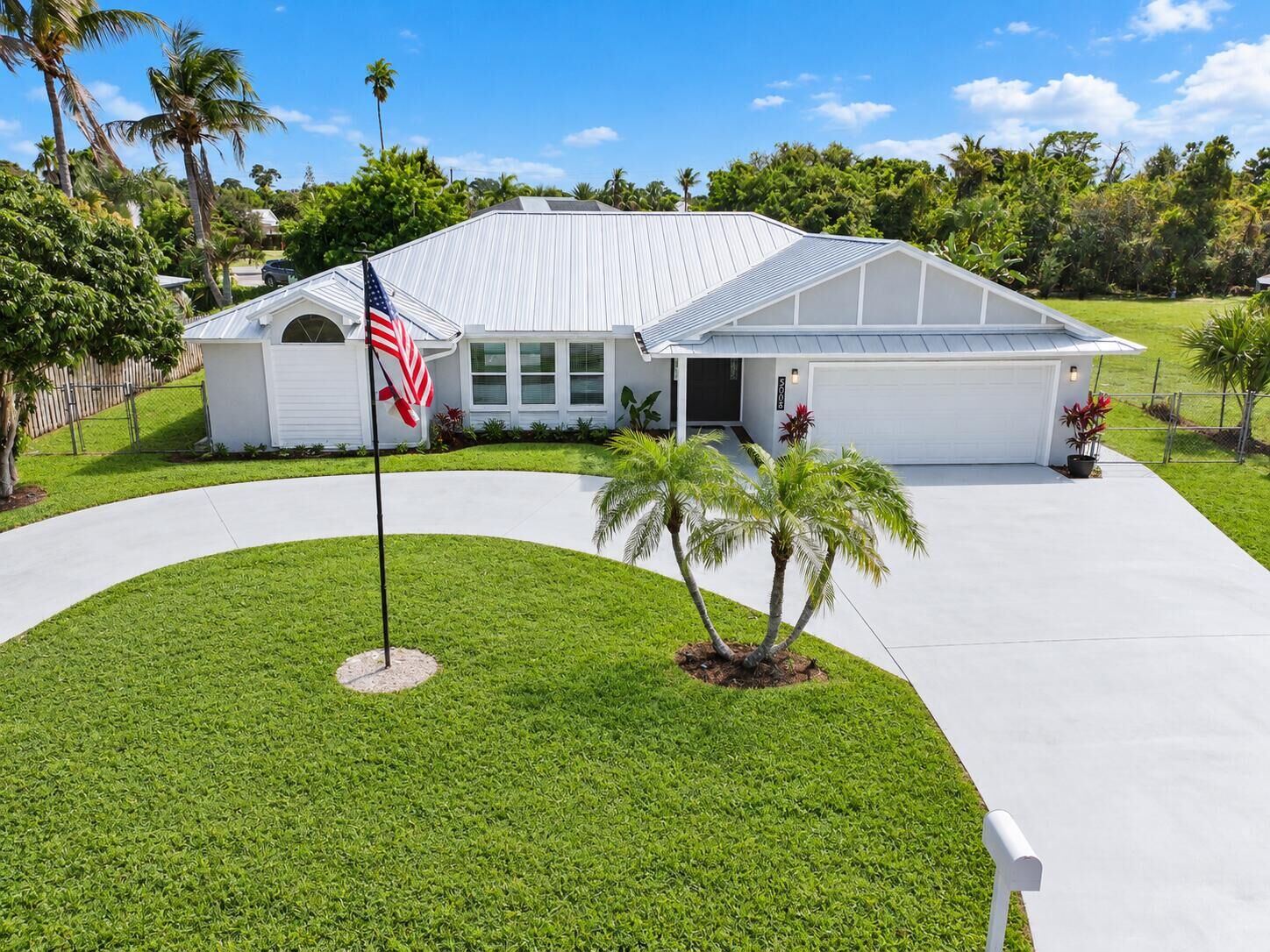 Property Photo:  5008 SE Major Way  FL 34997 