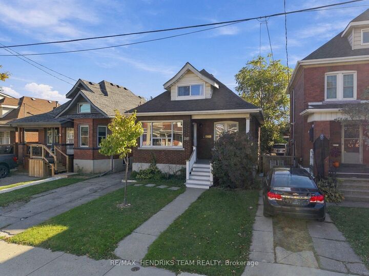 Property Photo:  154 Prospect Street N  ON L8L 6X7 