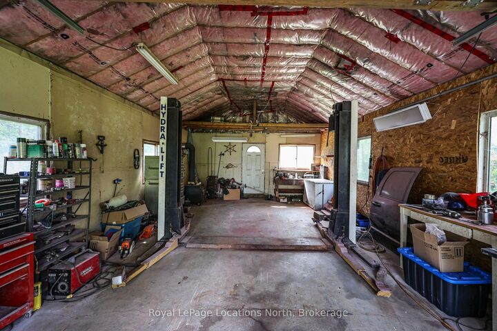 Property Photo: 9031 Beachwood Road ON L9Z 2X9