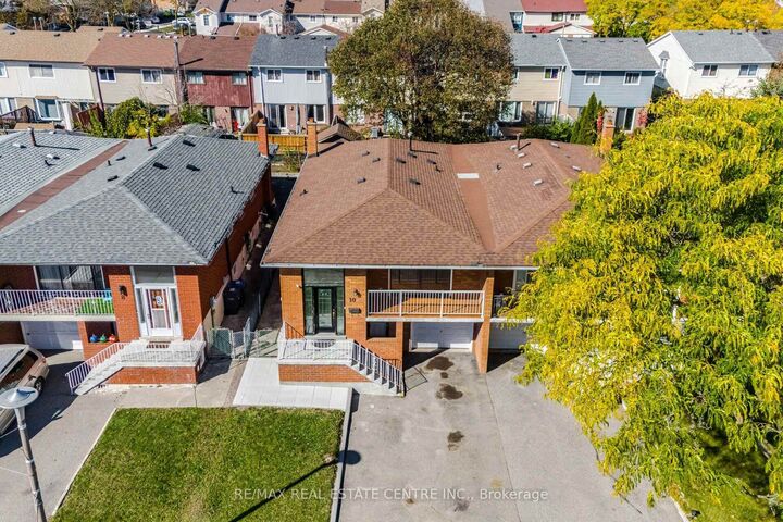 Property Photo:  10 Major Oaks Drive  ON L6V 3K2 