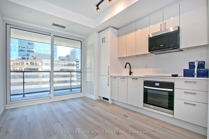 Property Photo:  280 Dundas Street W 603  ON M5T 0E3 