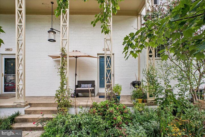 Property Photo:  1600 Ripon Place  VA 22302 