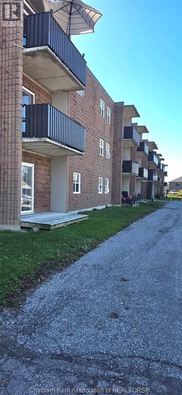 Property Photo:  206-276 Merritt Avenue  ON N7M 3G1 