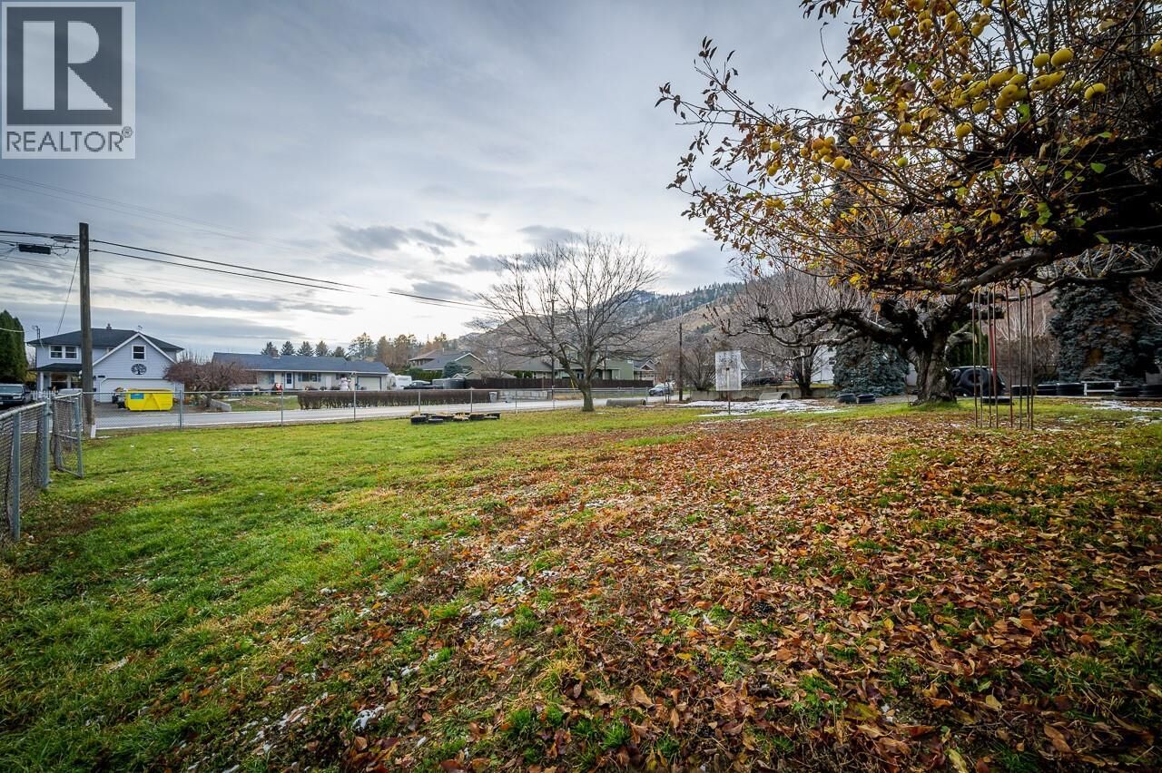 Property Photo:  3202 Hargraves Place  BC V2B 8H3 