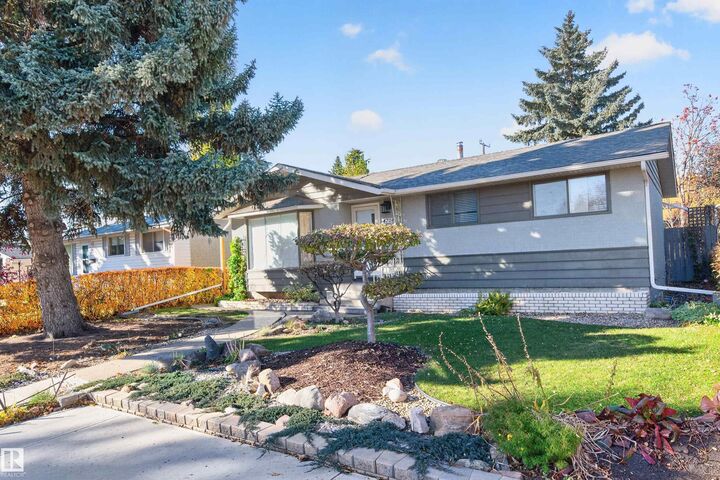 Property Photo:  4708 Malmo Road NW  AB T6H 4L6 