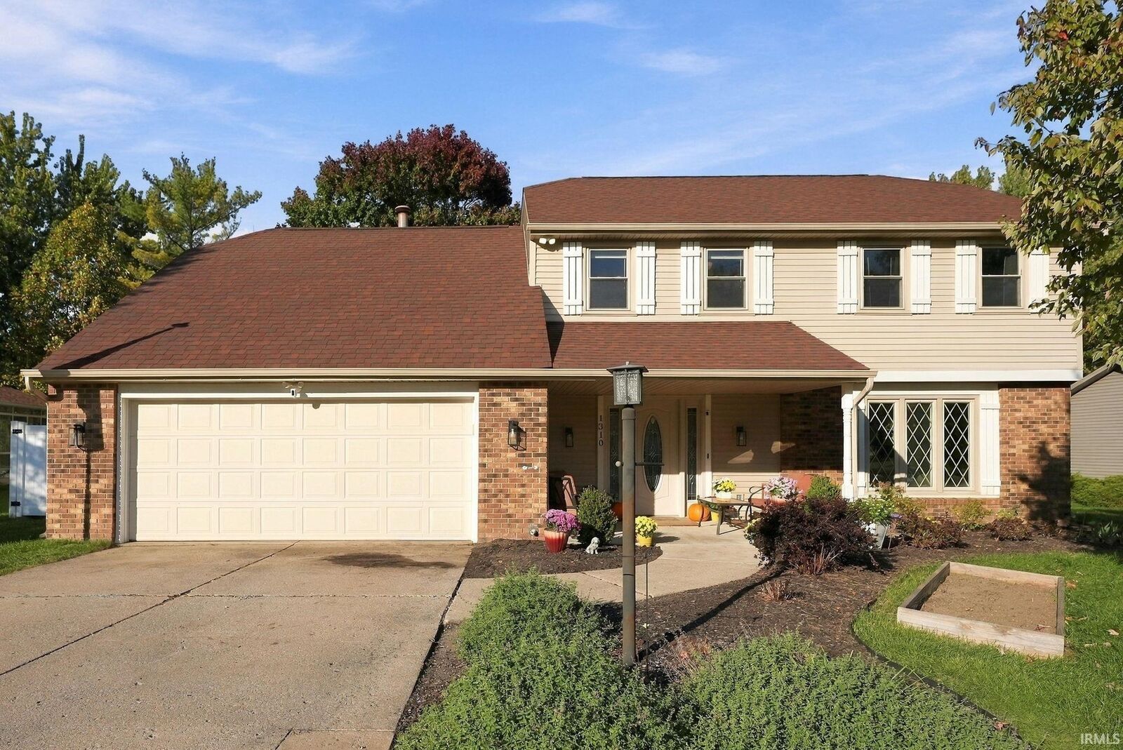 Property Photo: 1310 Windsor Woods Boulevard IN 46845
